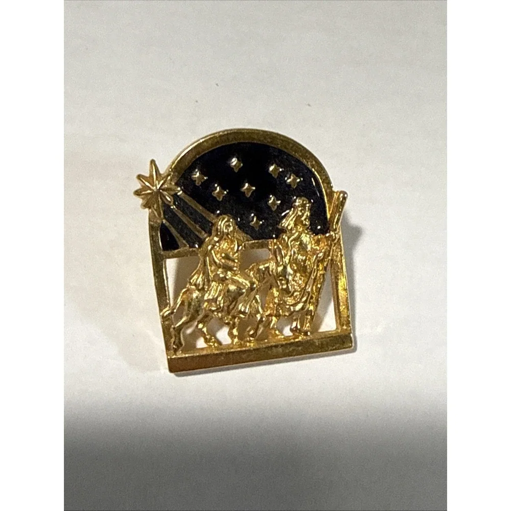 Avon Golden Holy Family Travel Night Stars Pin Joseph Mary Jesus Religious Lapel